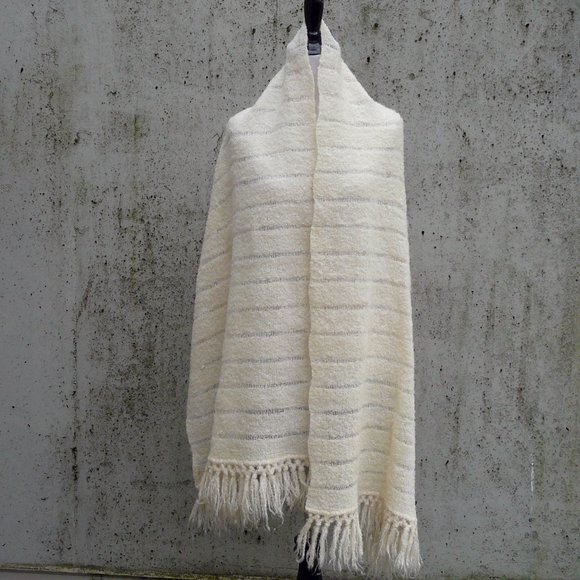 Vintage AU TERROIR cream / beige scarf, Canada - Picture 3 of 7